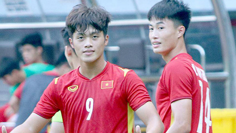 Quốc Việt ốm trong trận U23 Việt Nam thắng Phú Thọ 